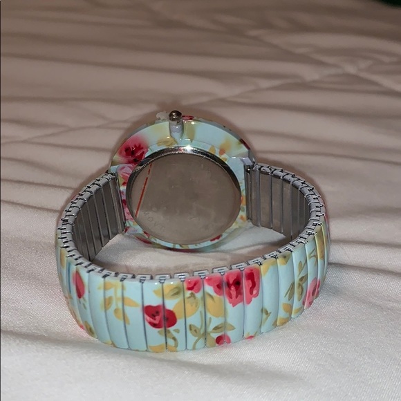 Watch - Picture 3 of 4